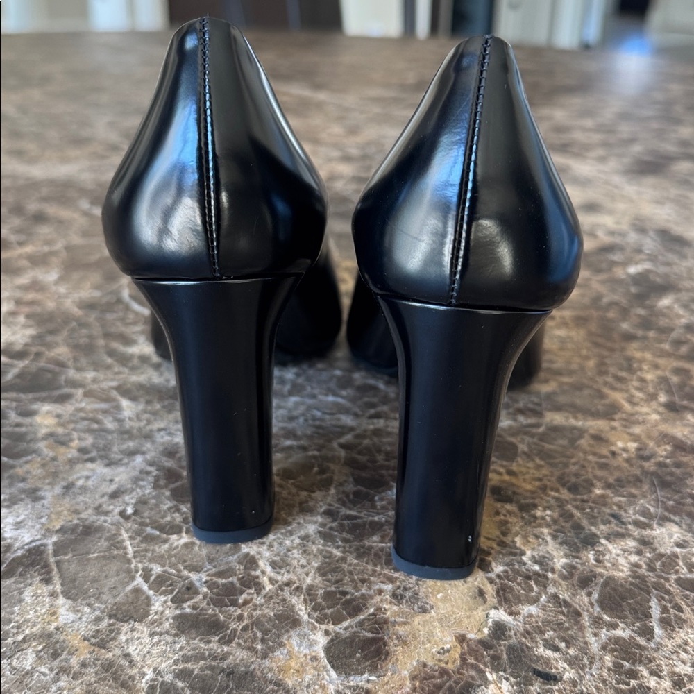 Prada black classic logo pumps modellerie gold logo sz 38.5 - Picture 5 of 10